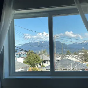 Guest house Entire New Cozy And Modern 2-storey House, Vancouver